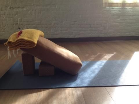 Lying-Down Desk