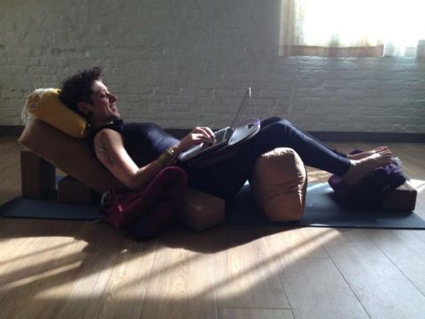 Lying-Down Desk