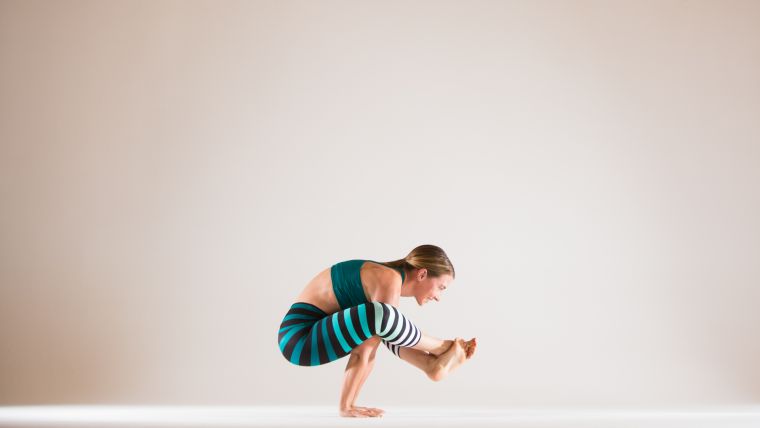 bhujapidasana-pose