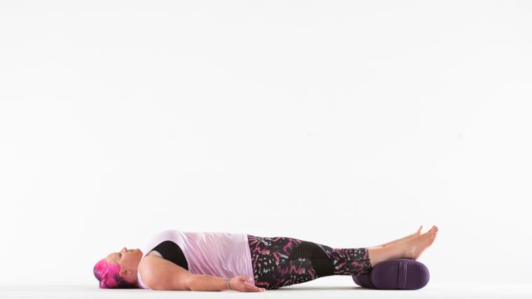 final-relaxation-in-yin-yoga-for-feet-sequence