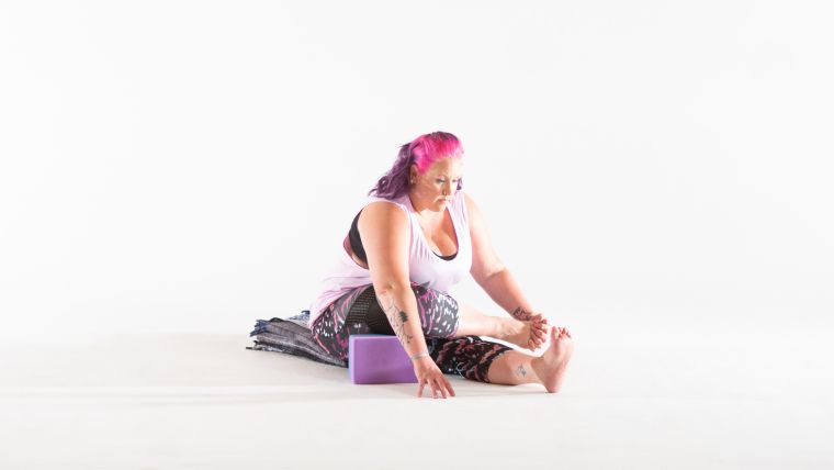 a-variation-of-shoelace-pose-in-yin-yoga-sequence-for-feet