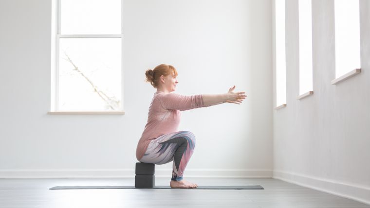 yoga-squat-variation